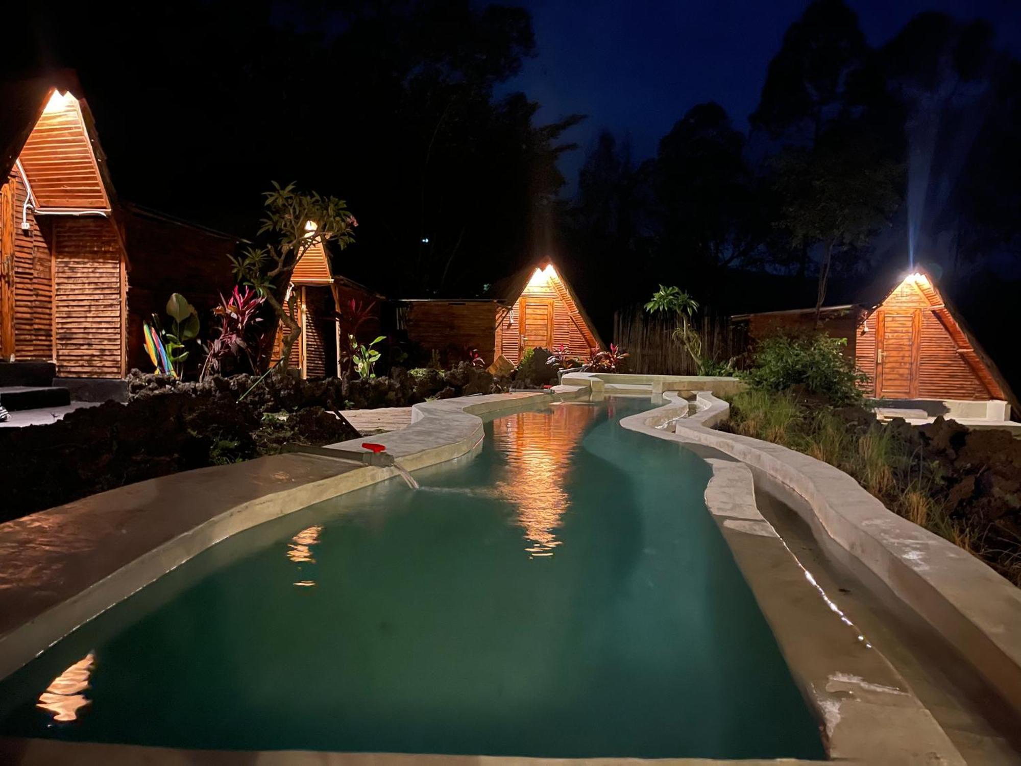 Triangular House And Hot Spring Otel Kubupenlokan Dış mekan fotoğraf