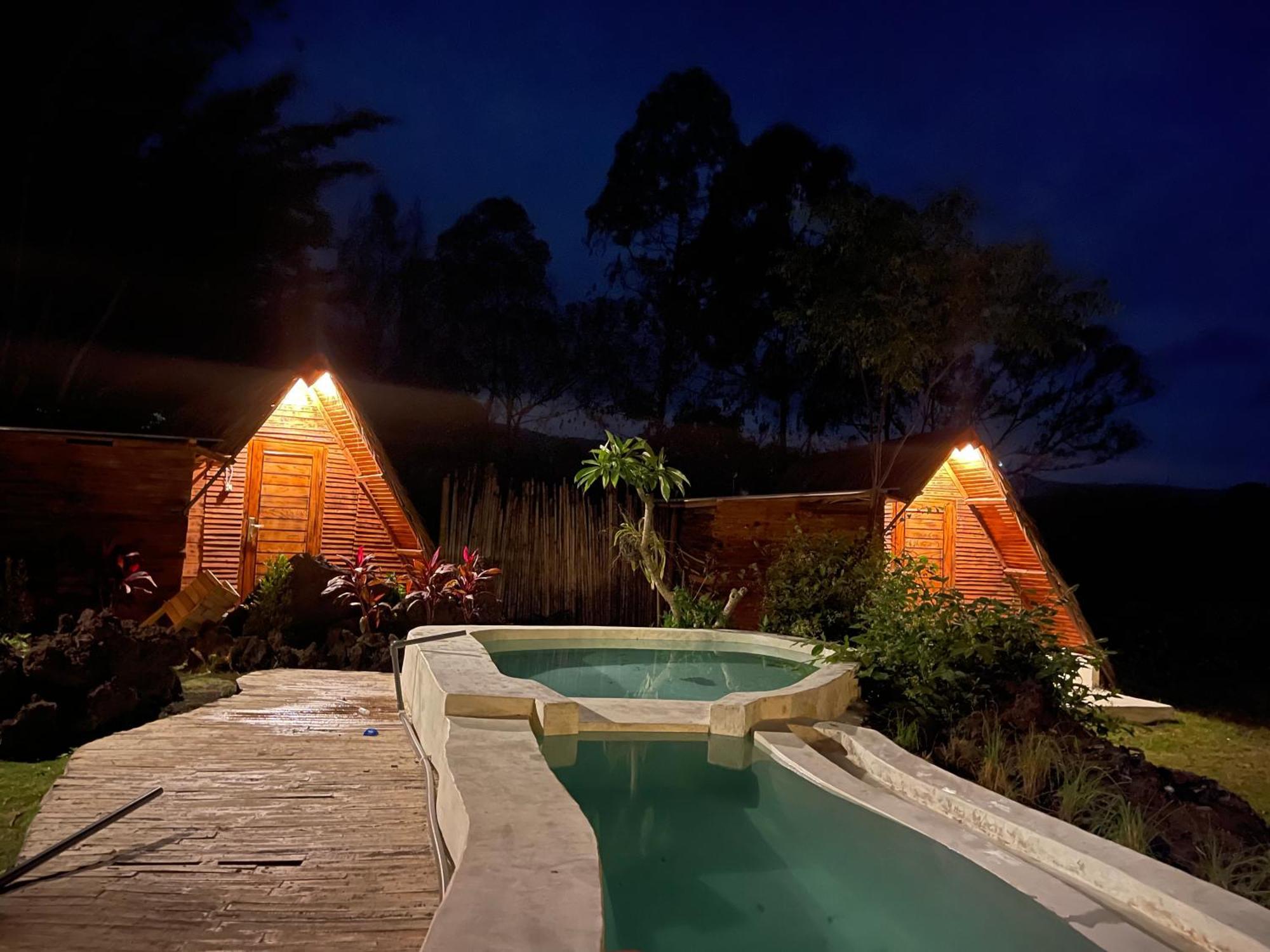 Triangular House And Hot Spring Otel Kubupenlokan Dış mekan fotoğraf