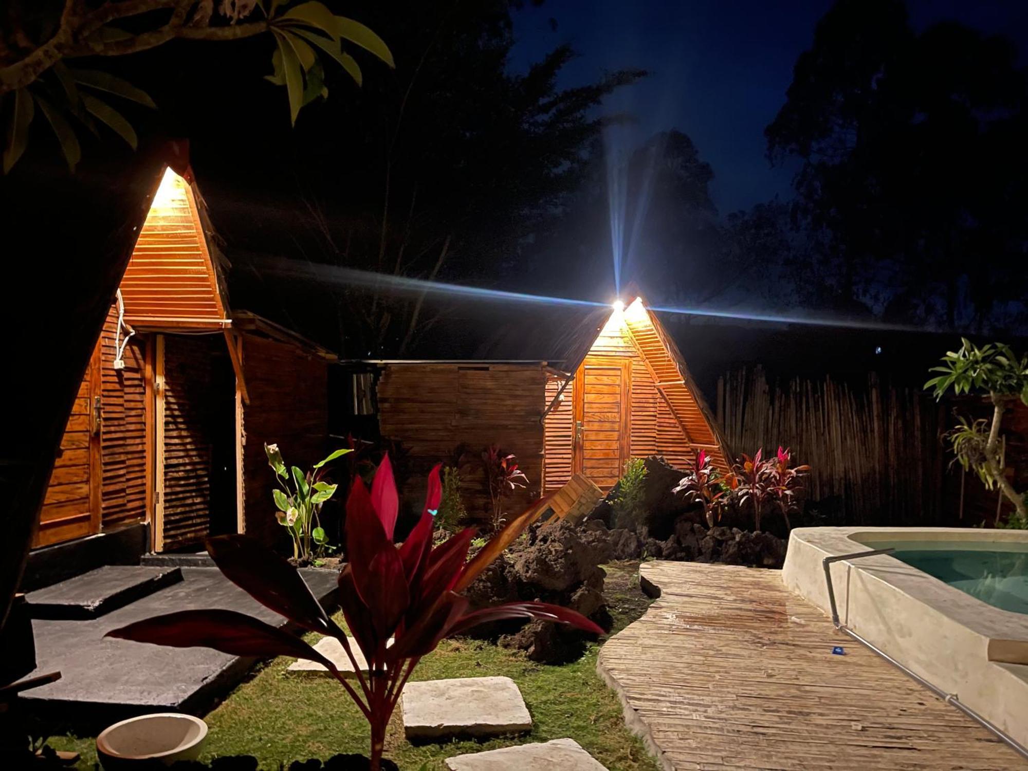 Triangular House And Hot Spring Otel Kubupenlokan Dış mekan fotoğraf