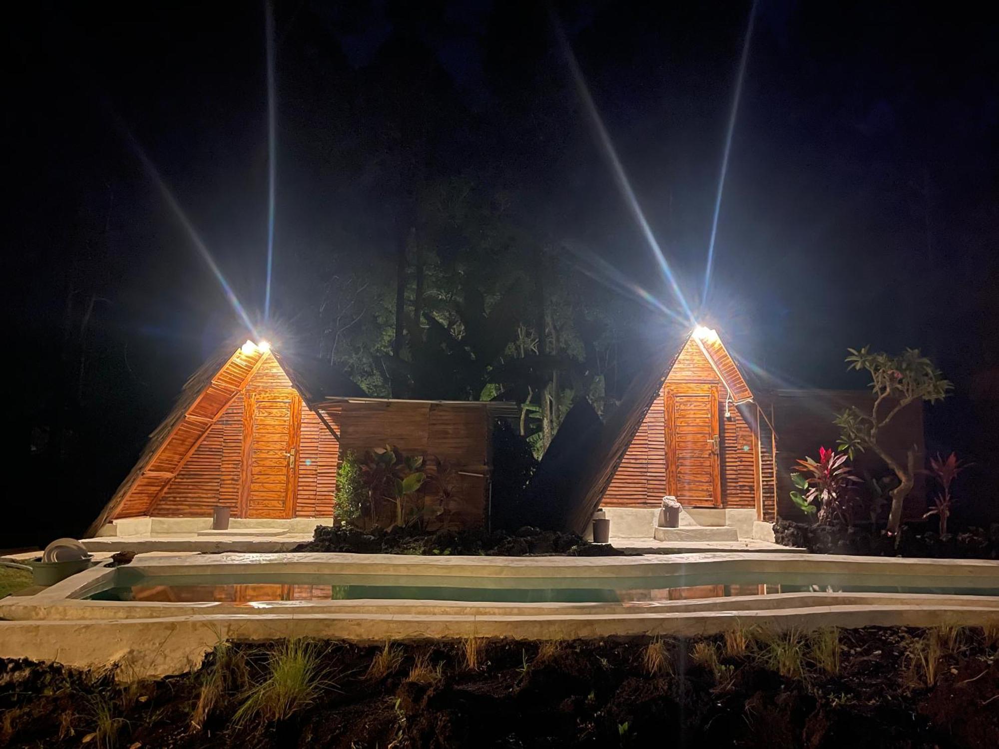 Triangular House And Hot Spring Otel Kubupenlokan Dış mekan fotoğraf