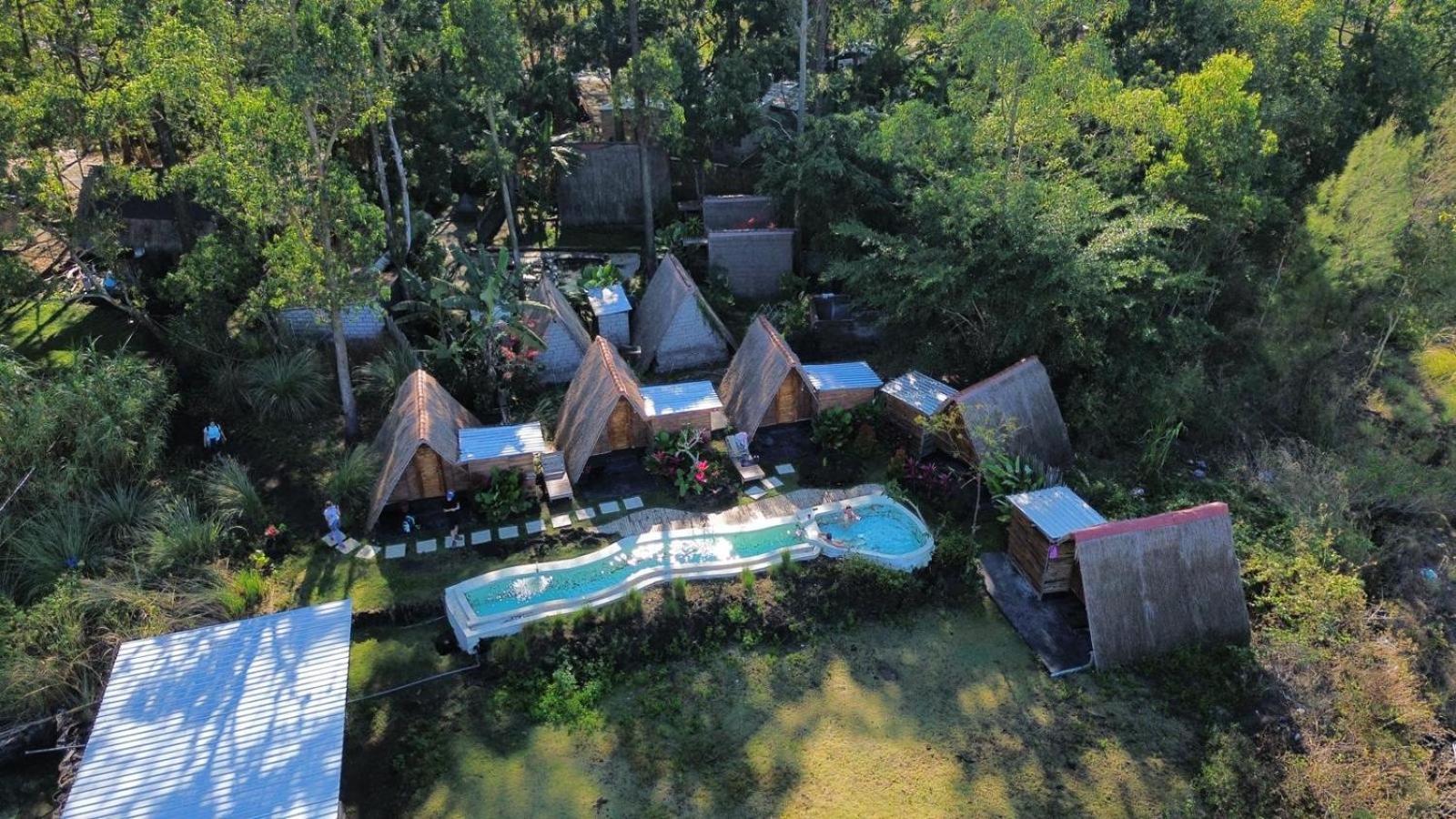 Triangular House And Hot Spring Otel Kubupenlokan Dış mekan fotoğraf